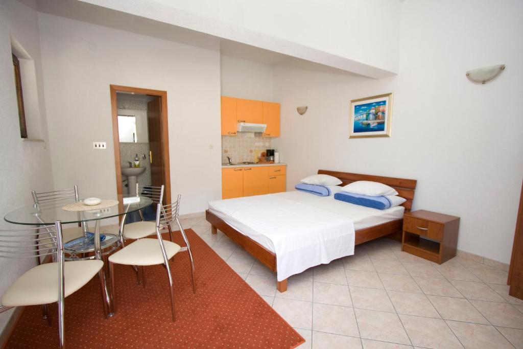 Ella Apartments Омиш Номер фото