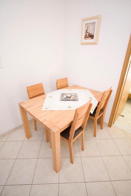 Ella Apartments Омиш Номер фото