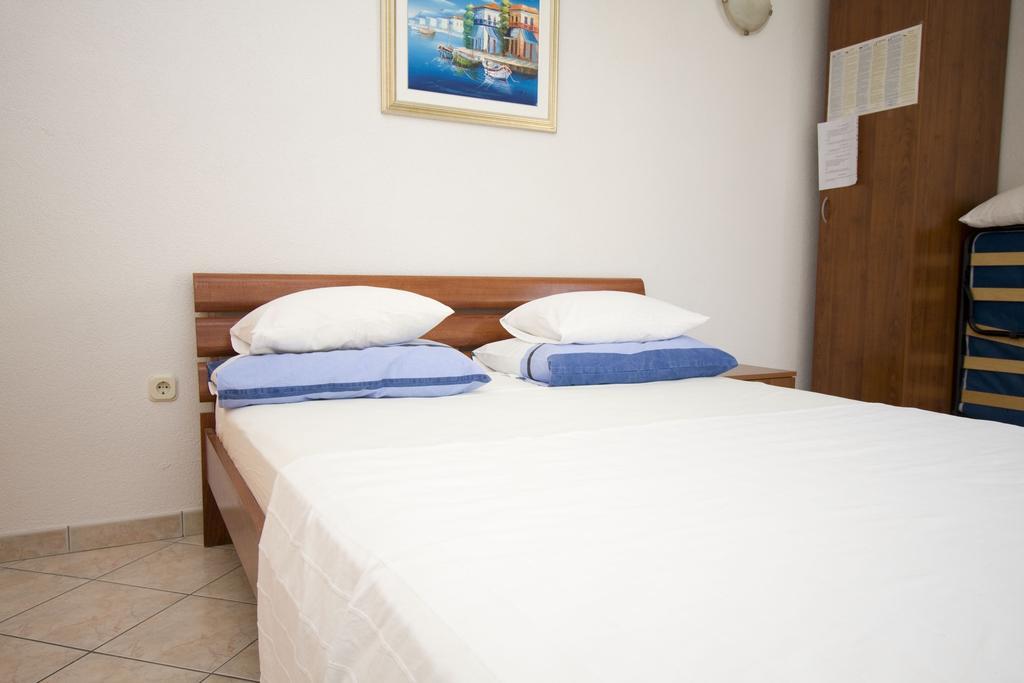 Ella Apartments Омиш Экстерьер фото