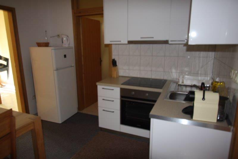 Ella Apartments Омиш Экстерьер фото