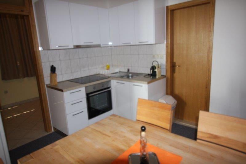 Ella Apartments Омиш Экстерьер фото