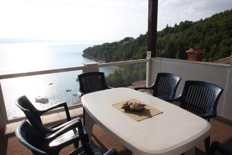 Ella Apartments Омиш Экстерьер фото