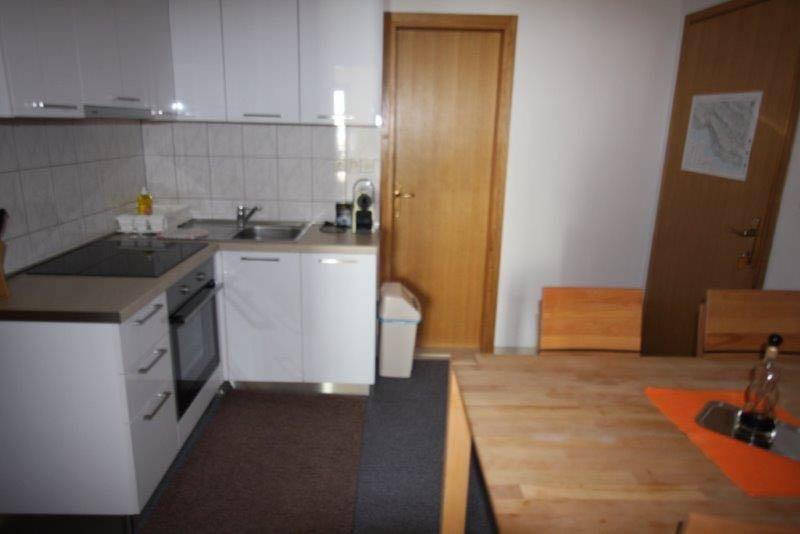 Ella Apartments Омиш Экстерьер фото